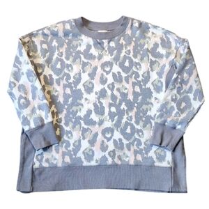 The Buckle BKE Womens Medium Cheetah Leopard Animal Print Crewneck Sweatshirt